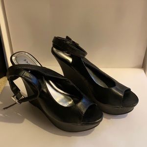 Bamboo wedge black leather shoes